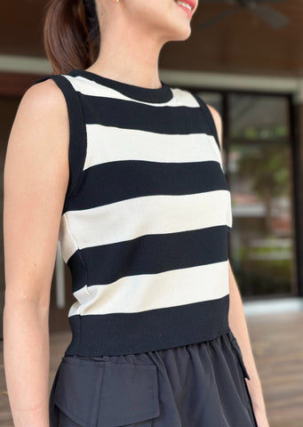 Laraya Sleevless Knitted Stripes in Black