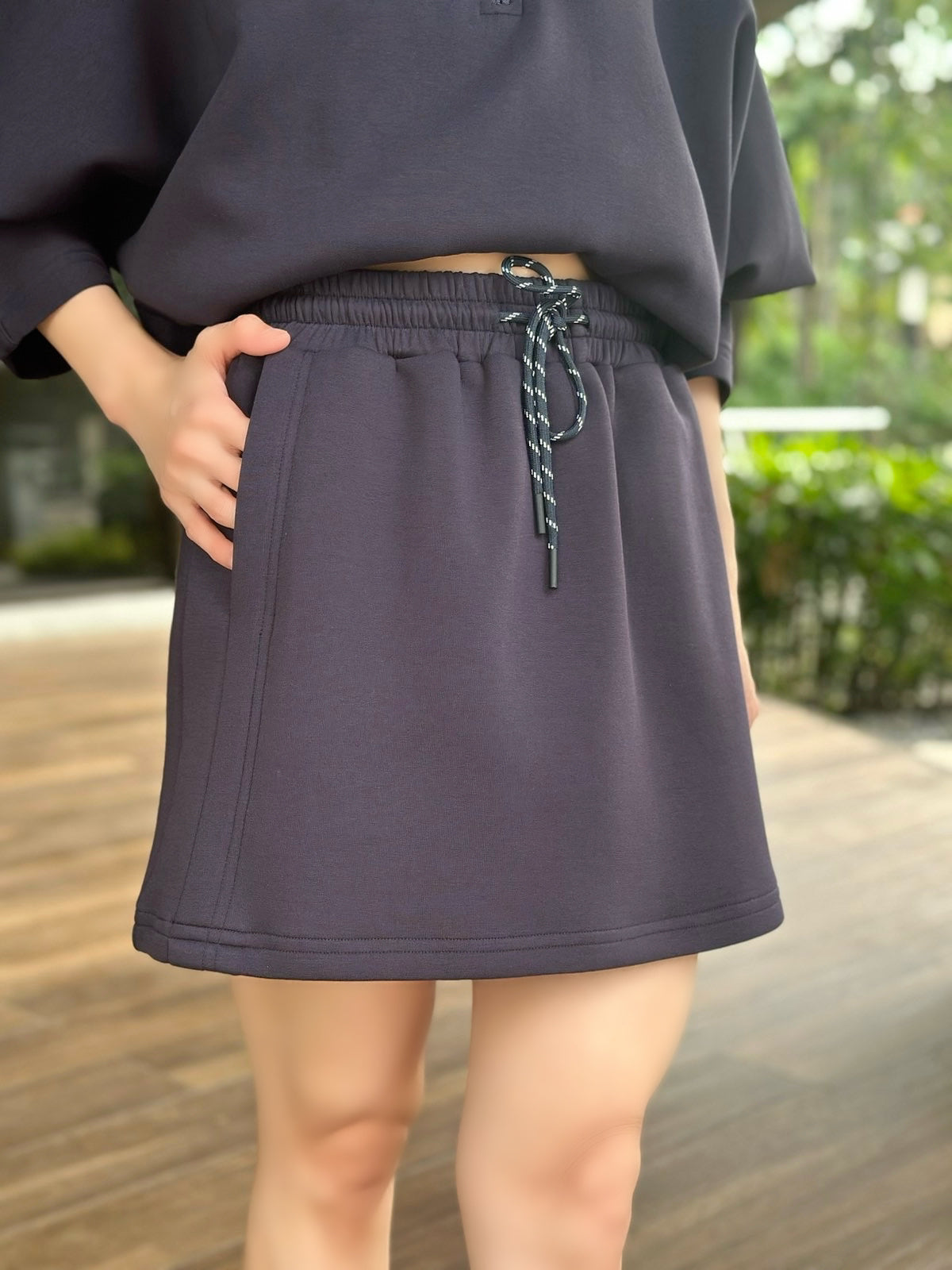 Gentle Skirt in Navy