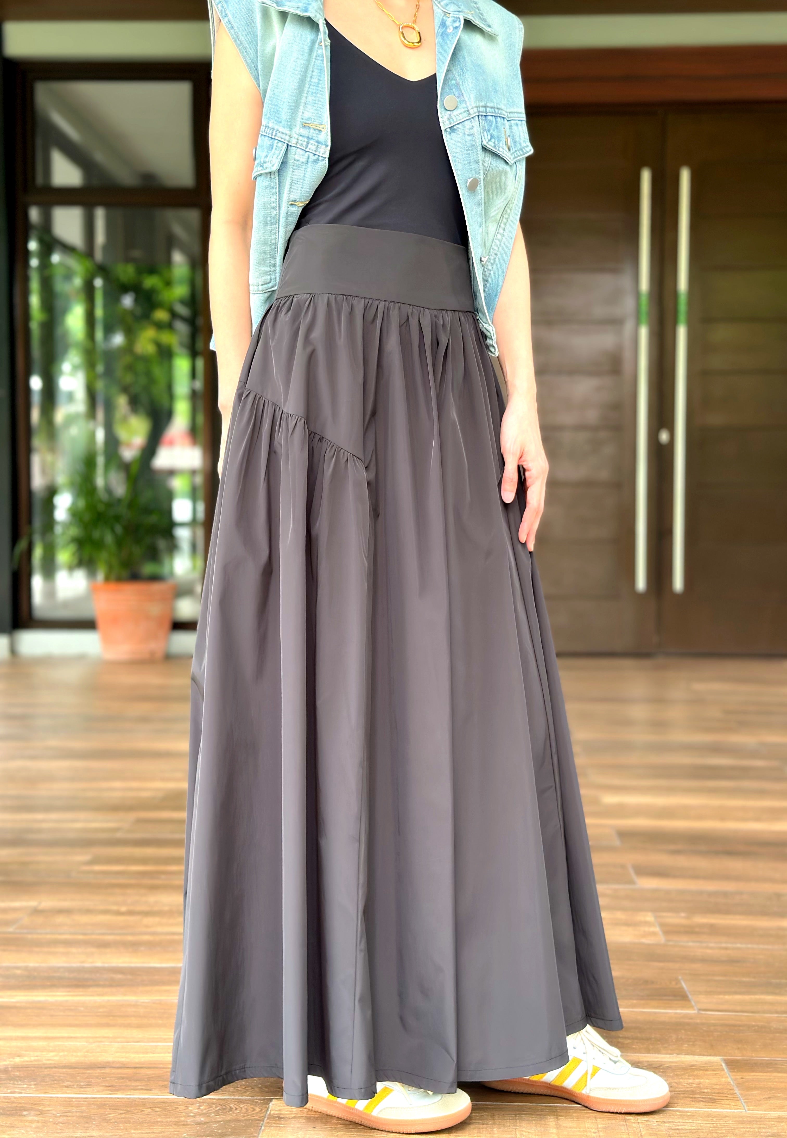 Nice Long Pleated Skirt in Black - Main Image