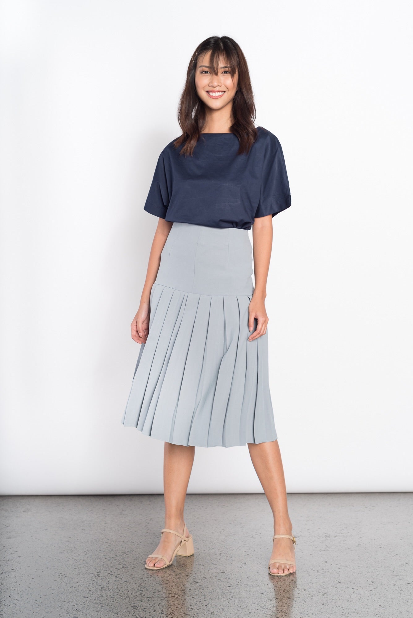 Fedora Mid Pleated Skirt in Blue